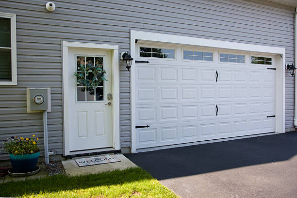 24/7 Emergency Garage Door Panel Replacement experts in Mead, WA